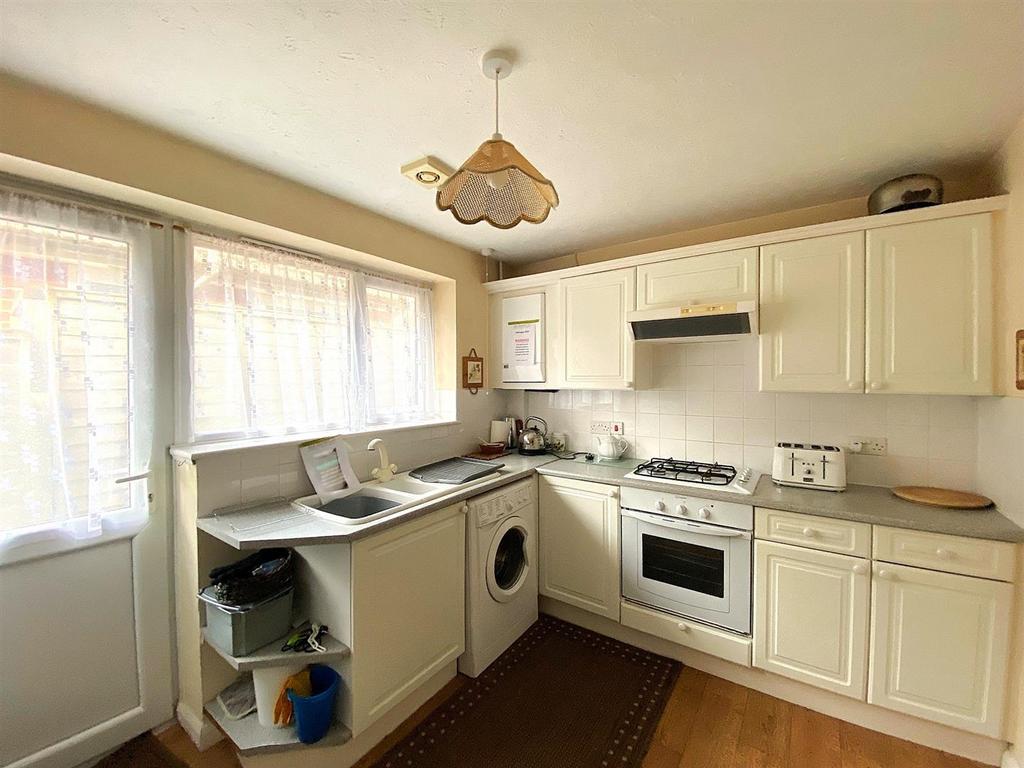 7 Pebsham Drive - Kitchen2.jpg