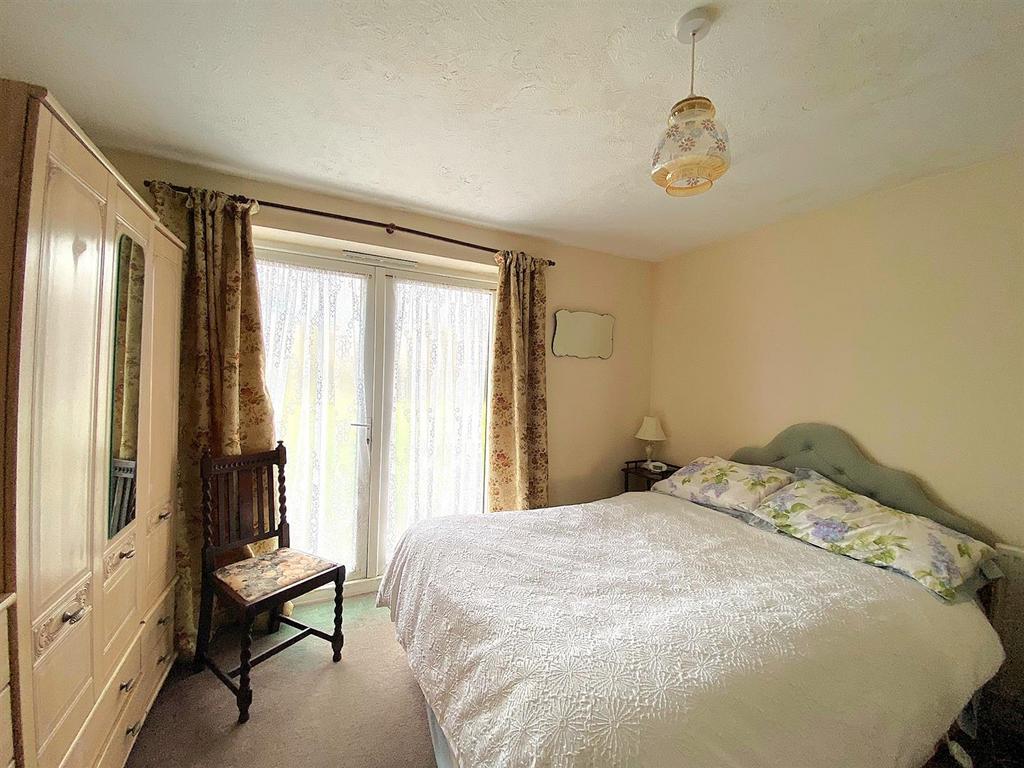 7 Pebsham Drive - Bed2.jpg