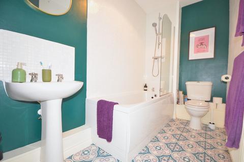 2 bedroom flat for sale, Conyger Close, Corby, NN18