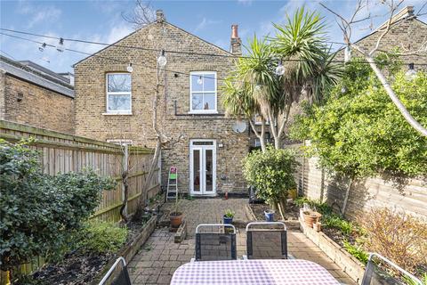 2 bedroom flat for sale, Cavendish Road, London, SW12