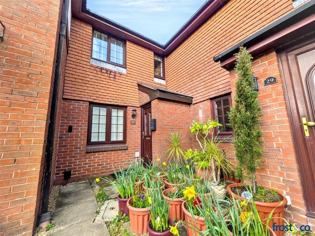 Vallis Close