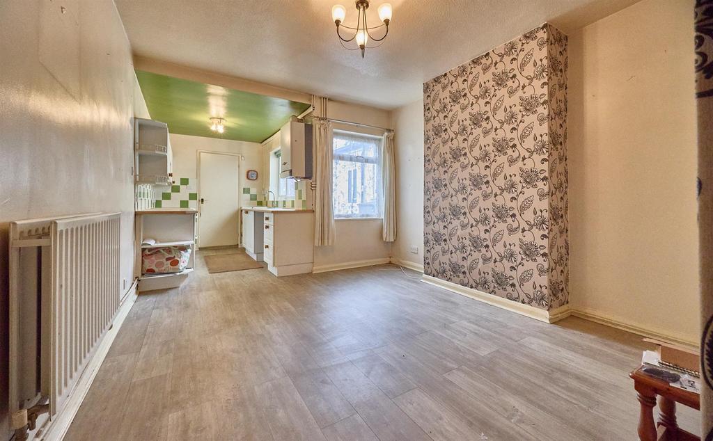 Open Plan Dining Kitchen to Rear