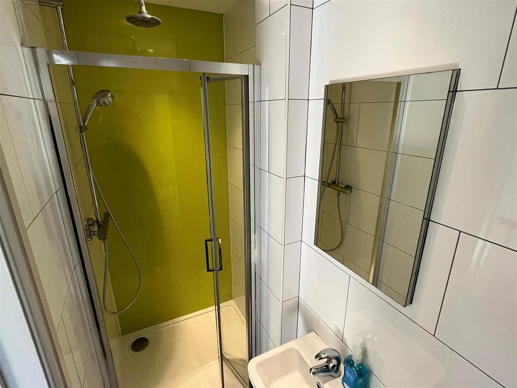 Shower room.jpg