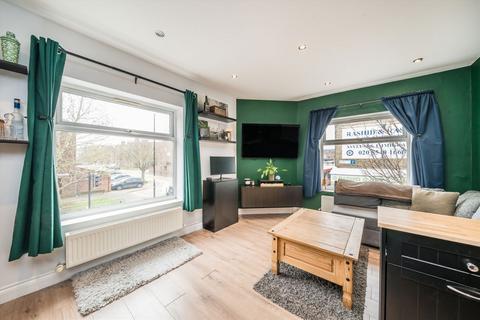 2 bedroom flat for sale, Hamilton Road, London SW19