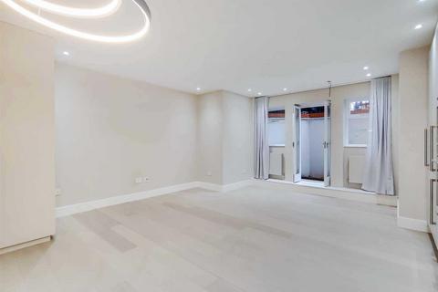 undefined, Fitzjohns Avenue, Hampstead, NW3