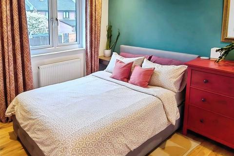 undefined, Pear Close, London SE14