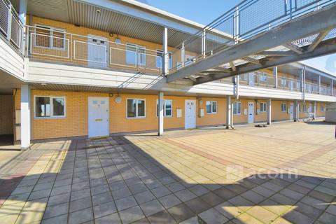 2 bedroom flat to rent, Pier Road Erith DA8