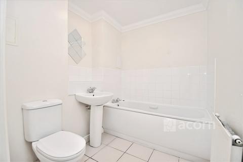 2 bedroom flat to rent, Pier Road Erith DA8