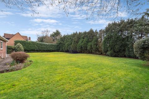4 bedroom detached bungalow for sale, Parkside, High Wycombe HP14