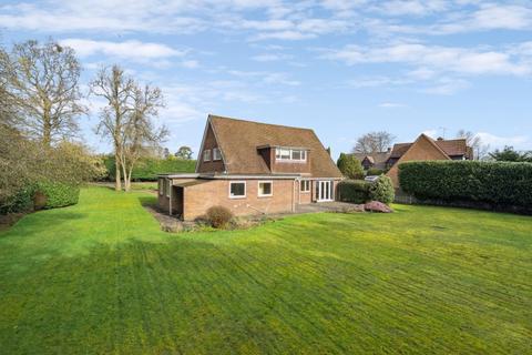 4 bedroom detached bungalow for sale, Parkside, High Wycombe HP14