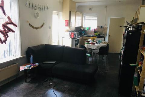7 bedroom terraced house to rent, Bangor Street, Roath,