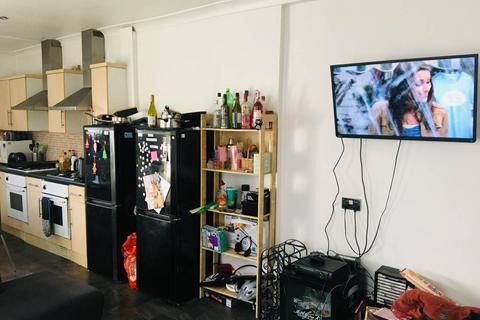 7 bedroom terraced house to rent, Bangor Street, Roath,