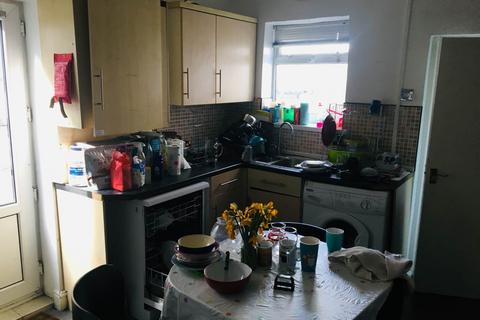 7 bedroom terraced house to rent, Bangor Street, Roath,