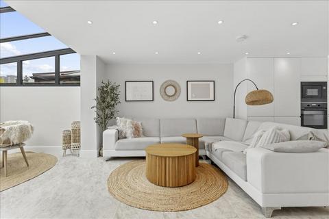4 bedroom house for sale, Crammond Close, Hammersmith, London, W6