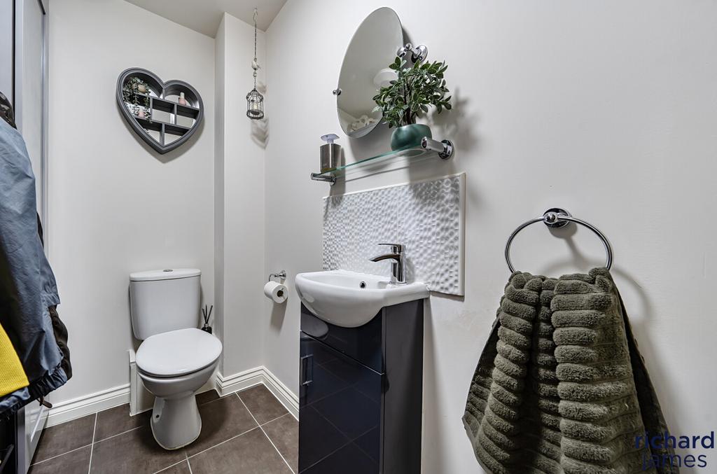 Ff28a1184a89496ab7aef84373f3305f