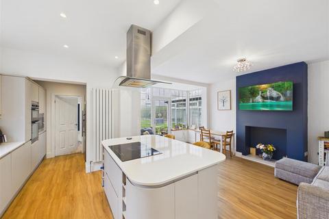 4 bedroom detached house for sale, West End Road, Cottingham