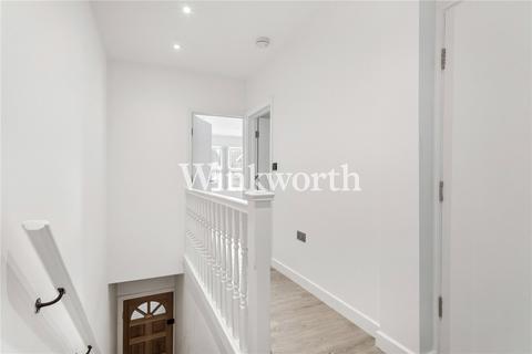 3 bedroom apartment to rent, Park Avenue, London, N13