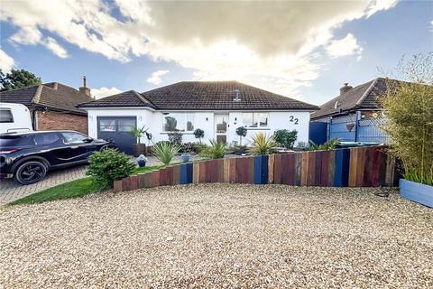 3 bedroom bungalow for sale - Barton Drive, Barton on Sea, New Milton, Hampshire, BH25