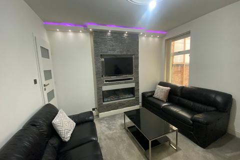 2 bedroom terraced house for sale, Leicester LE5