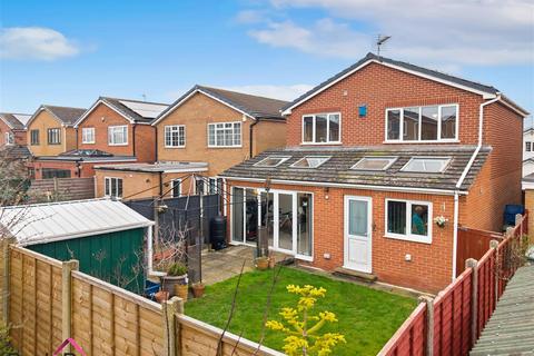 4 bedroom detached house for sale, Athelstans Court, Sherburn In Elmet, Leeds
