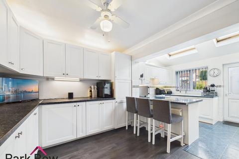 4 bedroom detached house for sale, Athelstans Court, Sherburn In Elmet, Leeds