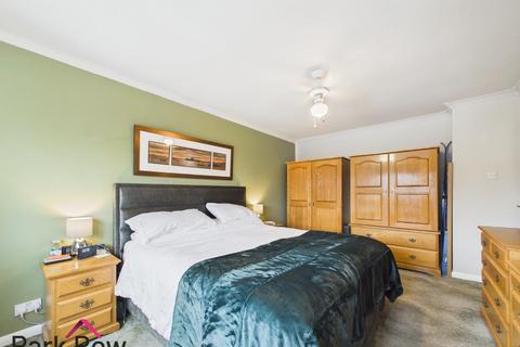 4 bedroom detached house for sale, Athelstans Court, Sherburn In Elmet, Leeds