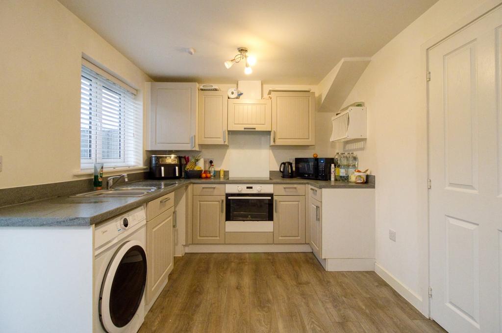 Kitchen Diner - Ewe Move Swindon South