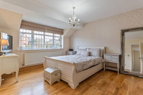 4 bedroom detached house for sale, The Manor, Llantarnam, NP44