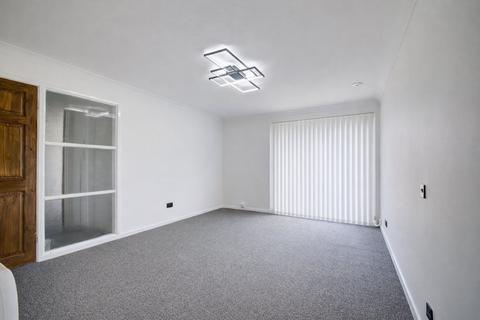 2 bedroom flat for sale, Winshields, Cramlington,