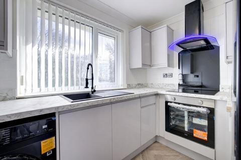 2 bedroom flat for sale, Winshields, Cramlington,
