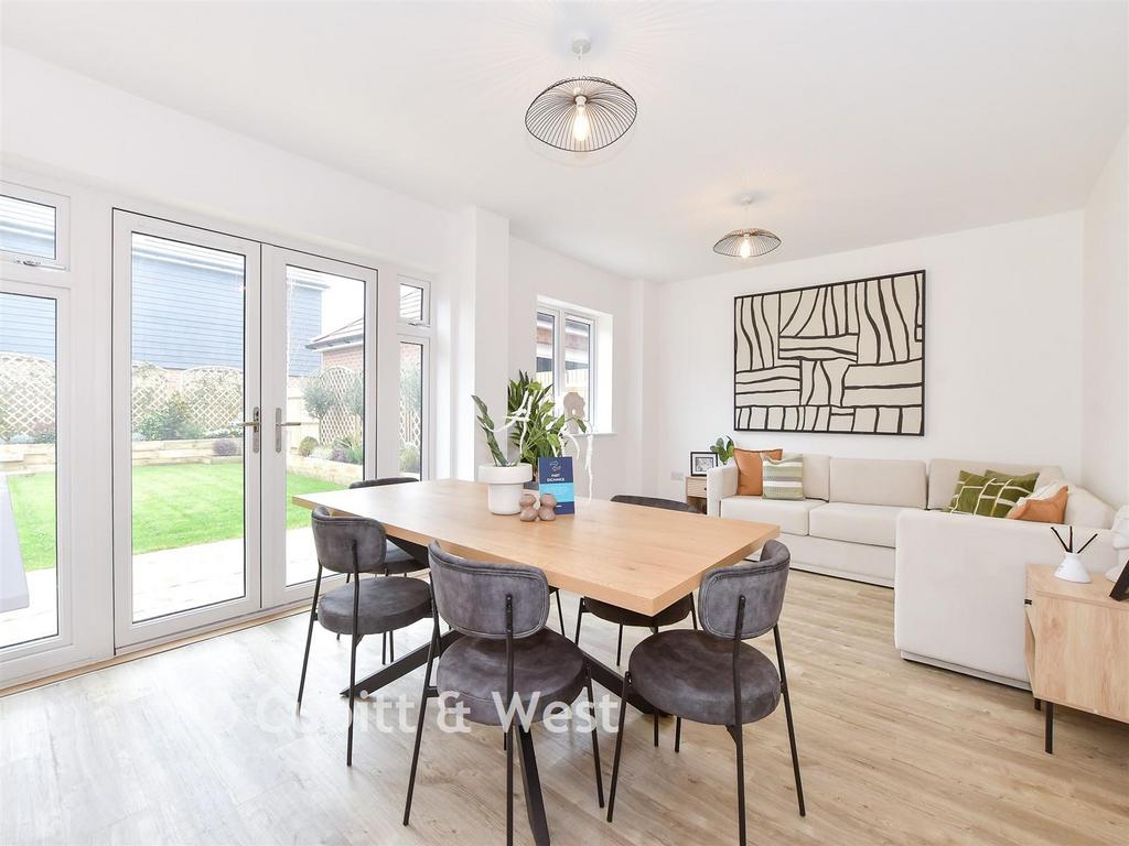 Family Room / Diner