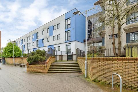 2 bedroom flat for sale - Swingate, STEVENAGE