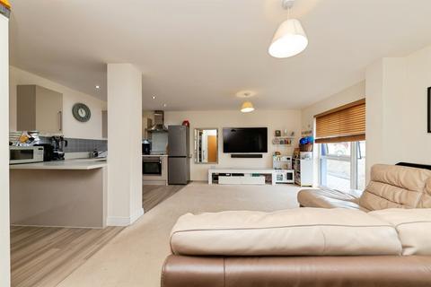2 bedroom flat for sale, Swingate, STEVENAGE