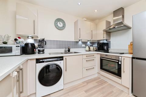 2 bedroom flat for sale, Swingate, STEVENAGE