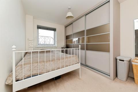 2 bedroom flat for sale, Swingate, STEVENAGE