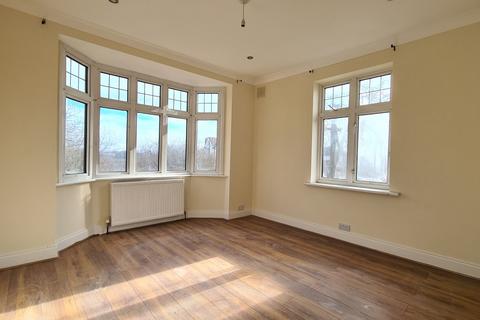 4 bedroom semi-detached house to rent, Heston Road, Hounslow