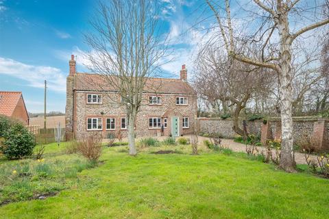 4 bedroom property for sale, Bears Road, Paston, North Walsham
