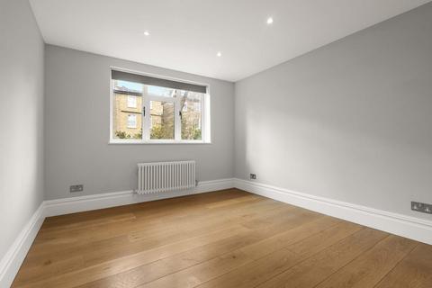 undefined, Aldridge Road Villas, London