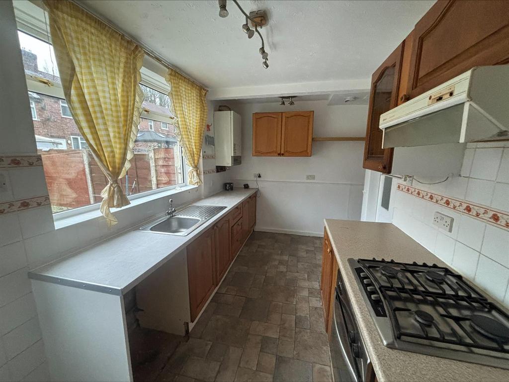 Kitchen 2.jpeg