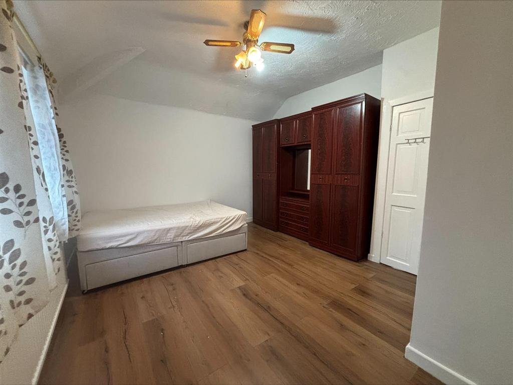 Bedroom 2.jpeg
