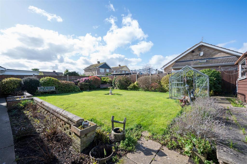 Rear garden 1.jpg
