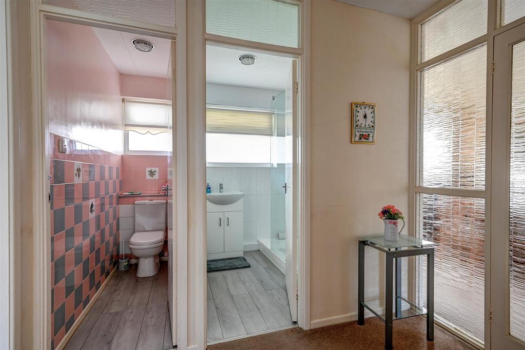 Shower room &amp; WC.jpg