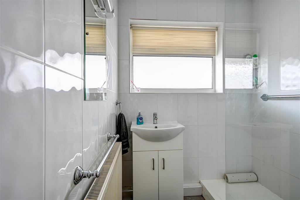 Shower Room.jpg