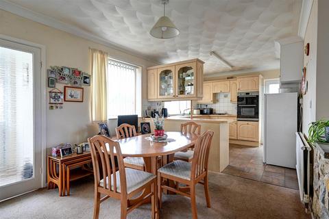undefined, Paddock Close, Belton