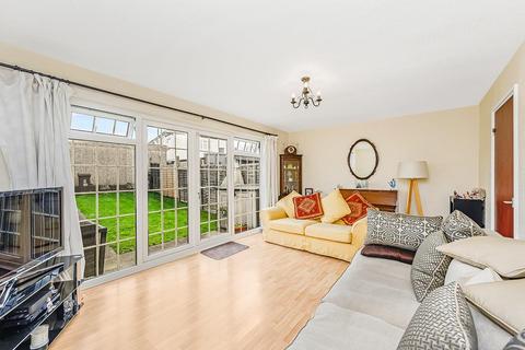 3 bedroom terraced house for sale, Waltham Way, Chingford