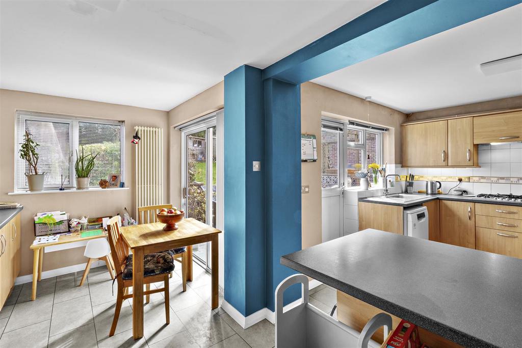 3 Sabina Close, HP12 3 HF-10.jpg