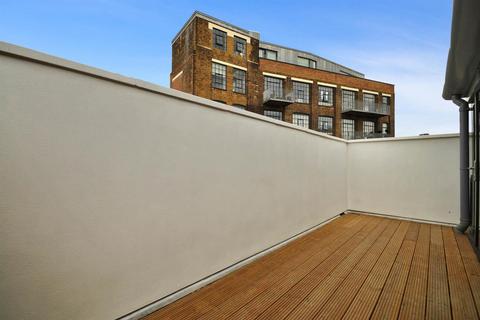 2 bedroom apartment for sale, Grafton Road, Kentish Town, London