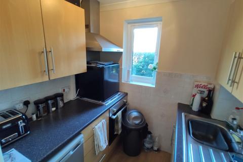 undefined, SPRUCE AVENUE, WATERLOOVILLE, PO7 8HA