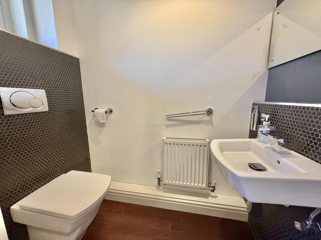 Cloakroom/Wc