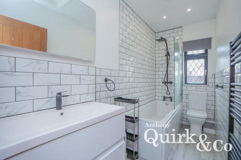 1 bedroom detached bungalow for sale, Station Road, Canvey Island, SS8